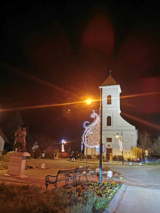 Illaberek Vendeghaz Sukoro